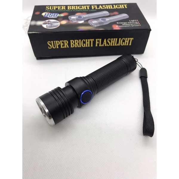 Đèn pin siêu sáng CYX-009 USB ( Super Bright Flashlight) thiết kế nhỏ gọn, vừa lòng bàn tay, cổng sạc USB tiện lợi.