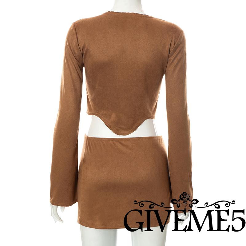 Set đồ 2 món gồm áo cardigan lửng tay dài màu trơn và chân váy ôm eo thấp cho nữ