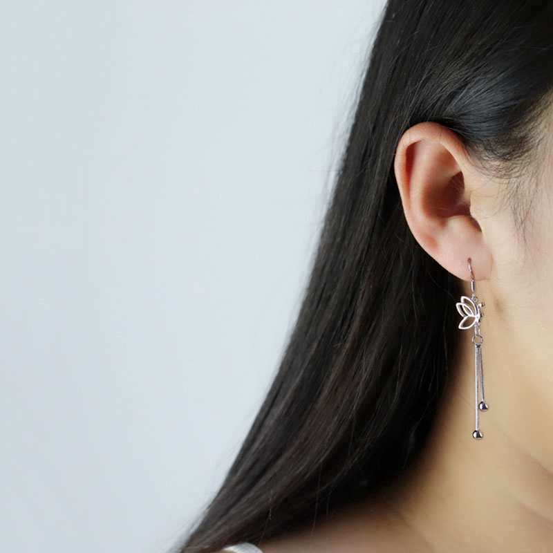Bông tai dài phối rỗng hình chú bướm xinh xắn cho nữ
