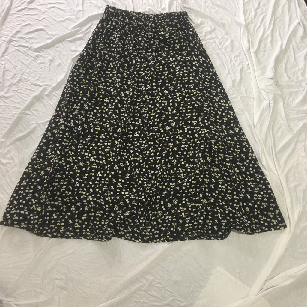 Chân váy hoa nhí von lụa dáng dài phong cách vintage