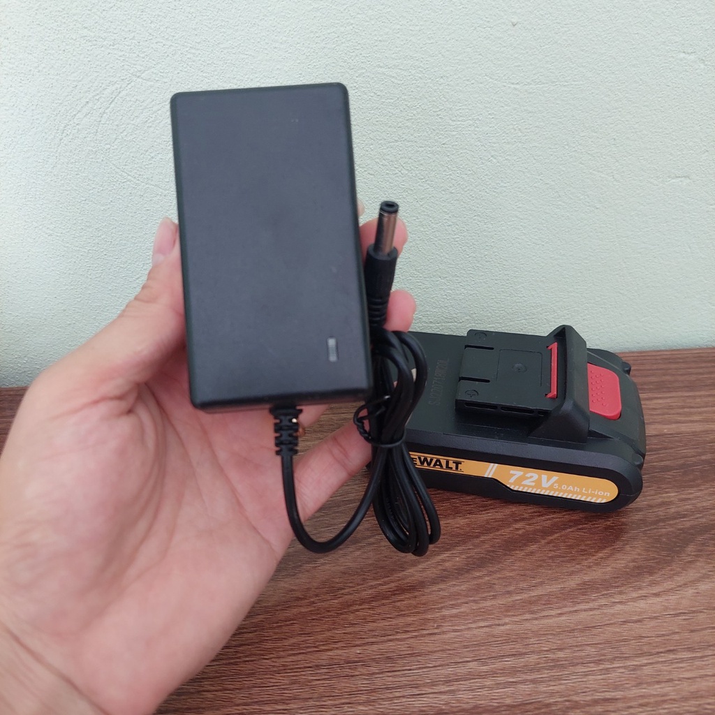 Combo Pin + Sạc dung cho máy khoan pin De.walt 72v pin 5 cell