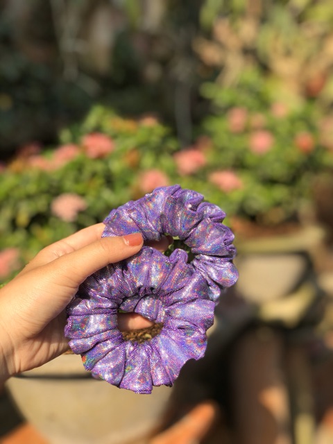 Đồ cột tóc scrunchies hologram màu Bạc / Tím🤍