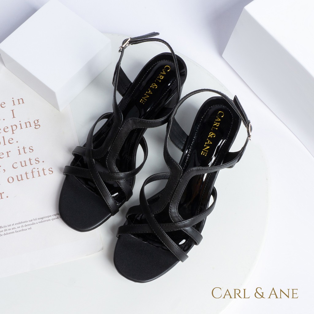Carl &amp; Ane - Giày sandal phối dây nữ mũi vuông gót cao 5cm màu đen _ CS002