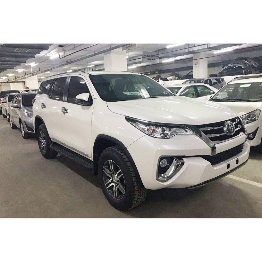 Sản Phẩm Logo chụp mâm, ốp lazang bánh xe ô tô Toyota Fortuner 2017-2020. Mã:TY-052 .