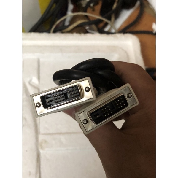 Dây DVI kết nối máy tính với màn hình