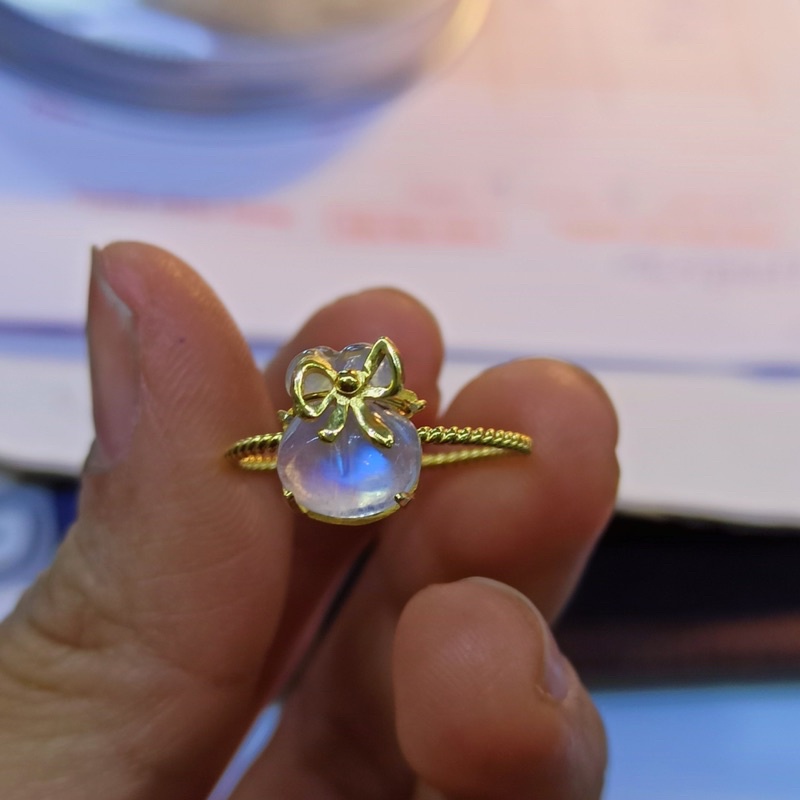 Nhẫn túi tiền Moonstone Au10k cho mệnh Kim Thuỷ