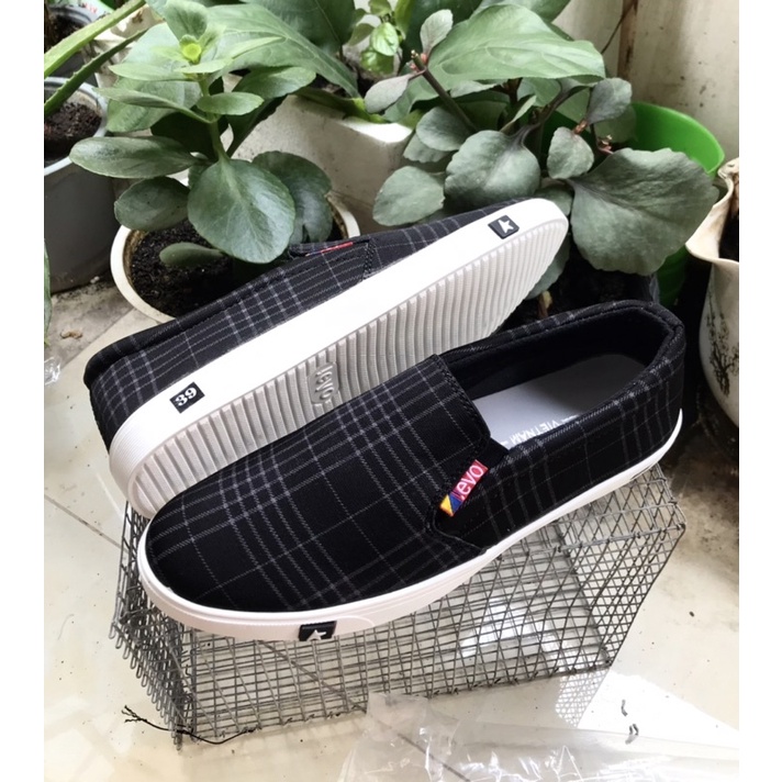 Giày lười vãi nam mẫu mới, phom đẹp, mã LV15, size từ 38 -43, họa tiết sọc sang trọng lịch lãm