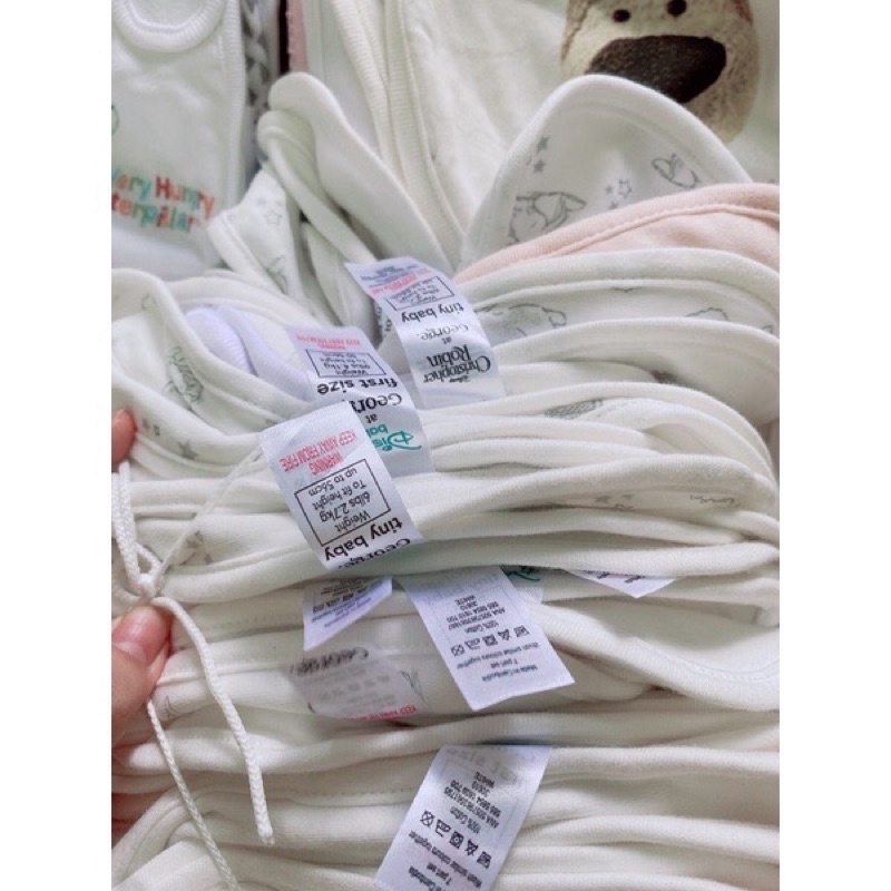 Yếm cổ xuất dư