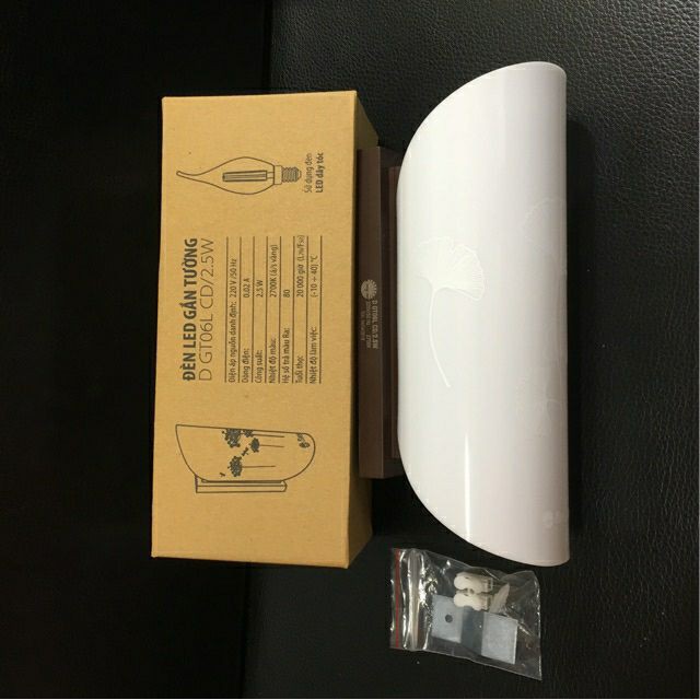 Đèn LED cầu thang, gắn tường Rạng Đông, bóng nến 2,5W