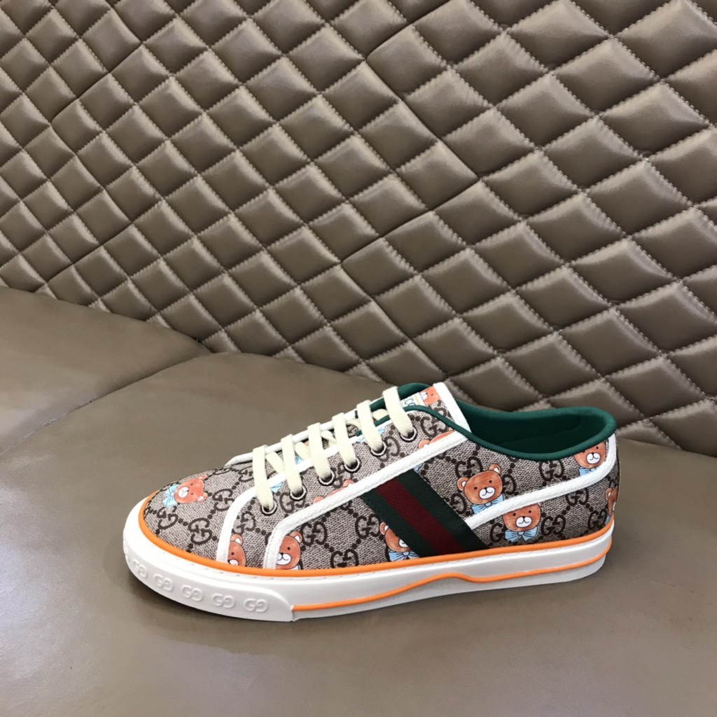 Giày sneakers nam da thật GUCCI GG GC thiết kế bắt mắt và ấn tượng với họa tiết kết hợp cổ điển và hiện đại