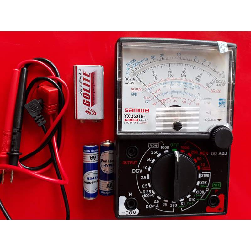 đồng hồ đo vạn năng + 2 pin AA panasonic + 1 pin vuông 9v