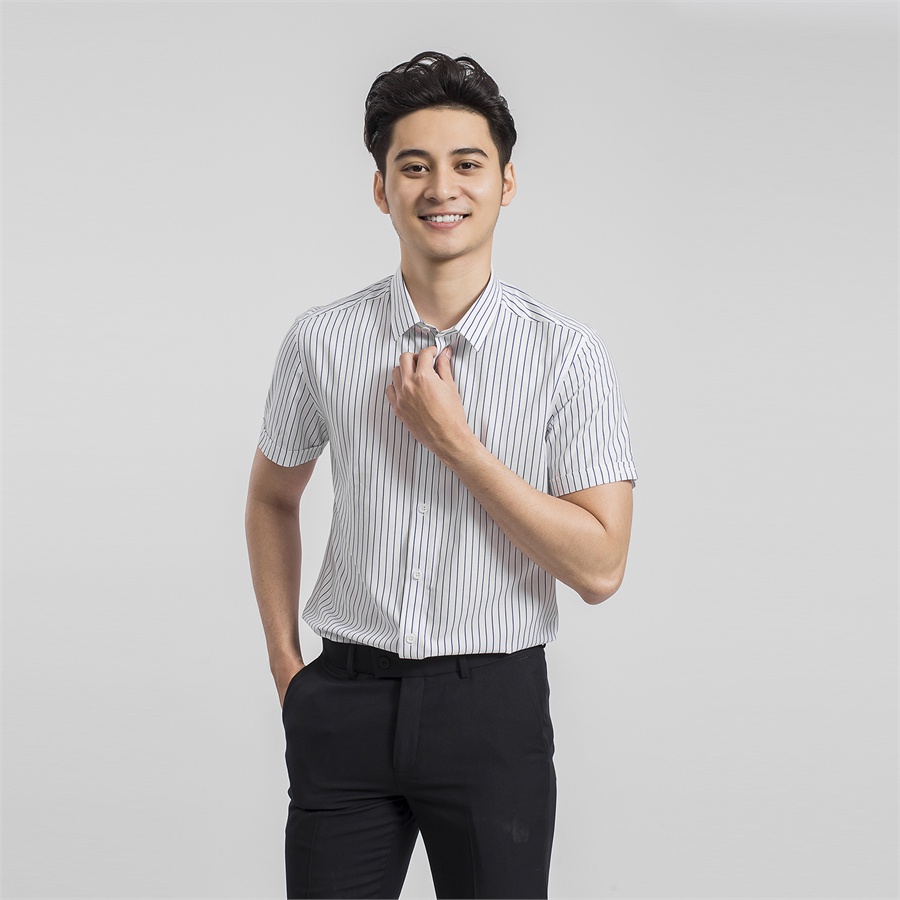 Áo sơ mi nam ngắn tay Aristino họa tiết kẻ sọc xanh, chất bamboo thiên nhiên mềm mại - ASS030S9