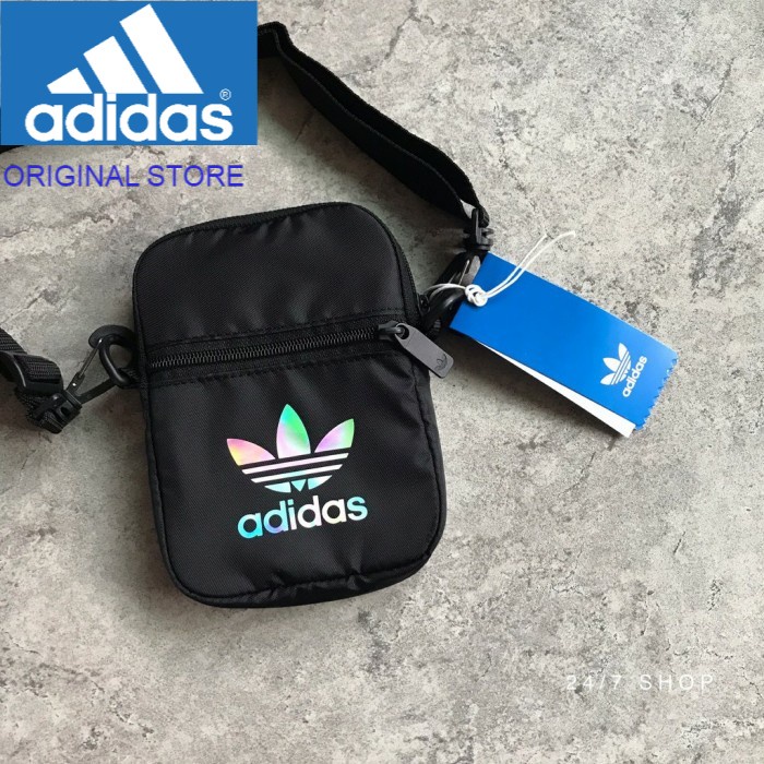 Túi đeo chéo Adidas thiết kế trẻ trung hợp thời trang
