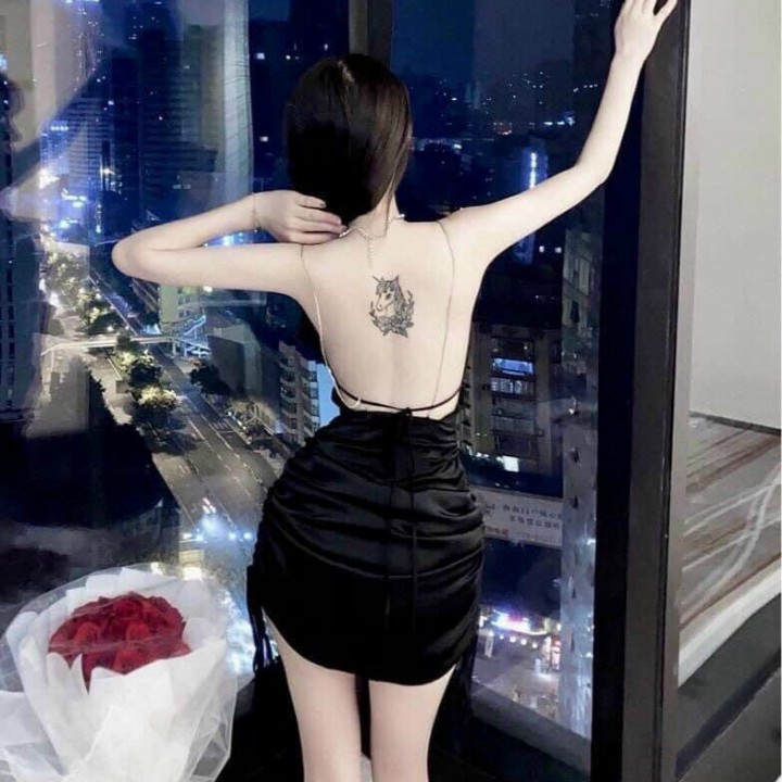Váy body dây xích lưng