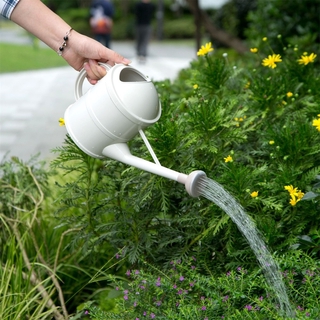Bình Tưới Cây Bằng Nhựa Có Dung Tích Lớn