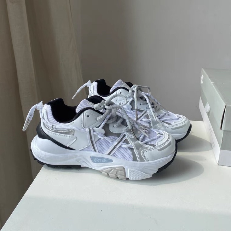 Giày chính hãng nội địa