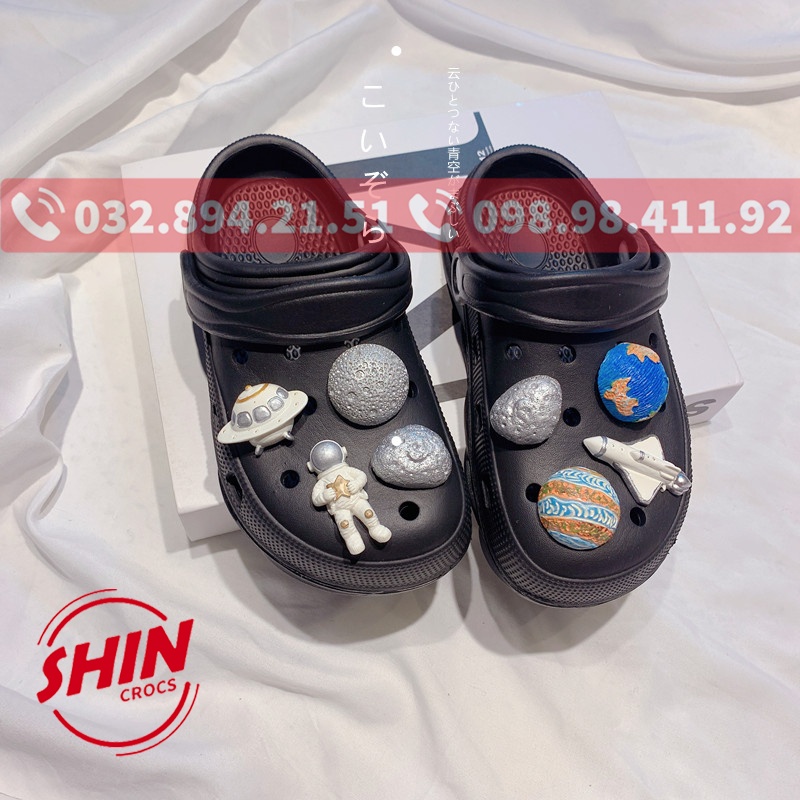 dép crossFREESHIPdép cross họa tiết vũ trụ 2 màu trắng đen tặng thêm 10jibitz cài dép cross