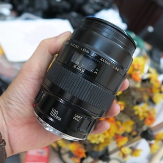 Mua Ống kính Canon 100f2.8 Macro chuyên chụp chân dung và sản phẩm