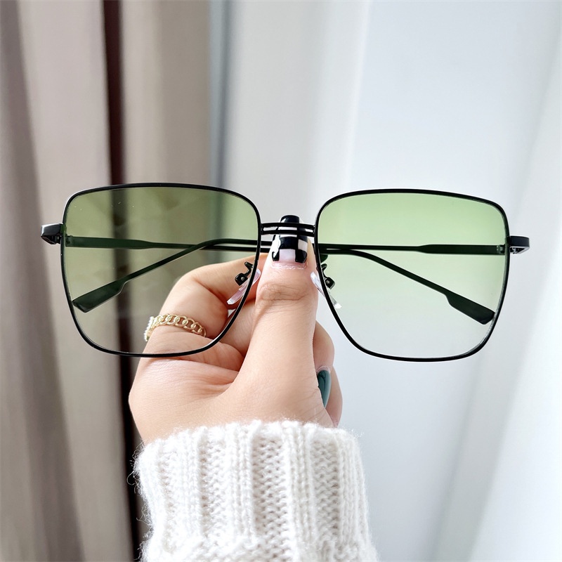 Kính Mát Gọng Vuông Kim Loại Màu Gradient Thời Trang Cho Nữ