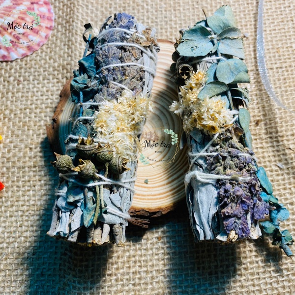 Xô trắng mix hoa oải hương và Bạch đàn dollar  – 10cm💐💐💐