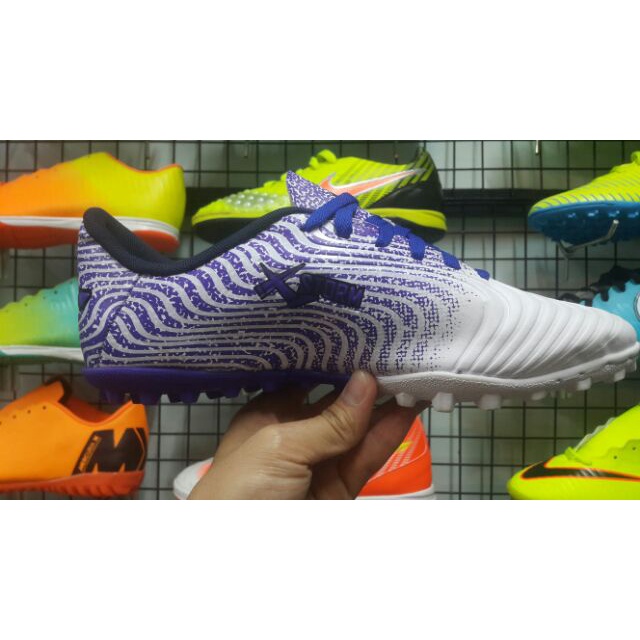 Giày bóng đá sân cỏ nhân tạo PUMA STORM Trắng Tím TF Giá tốt