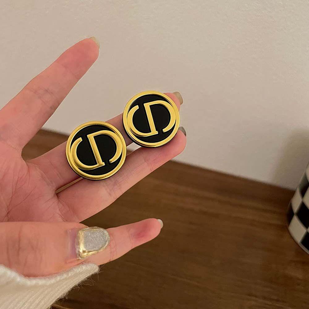 Bông Tai Hợp Kim Hình Tròn In Chữ D Phong Cách Hàn Quốc Ngọt Ngào Thời Trang Cho Nữ