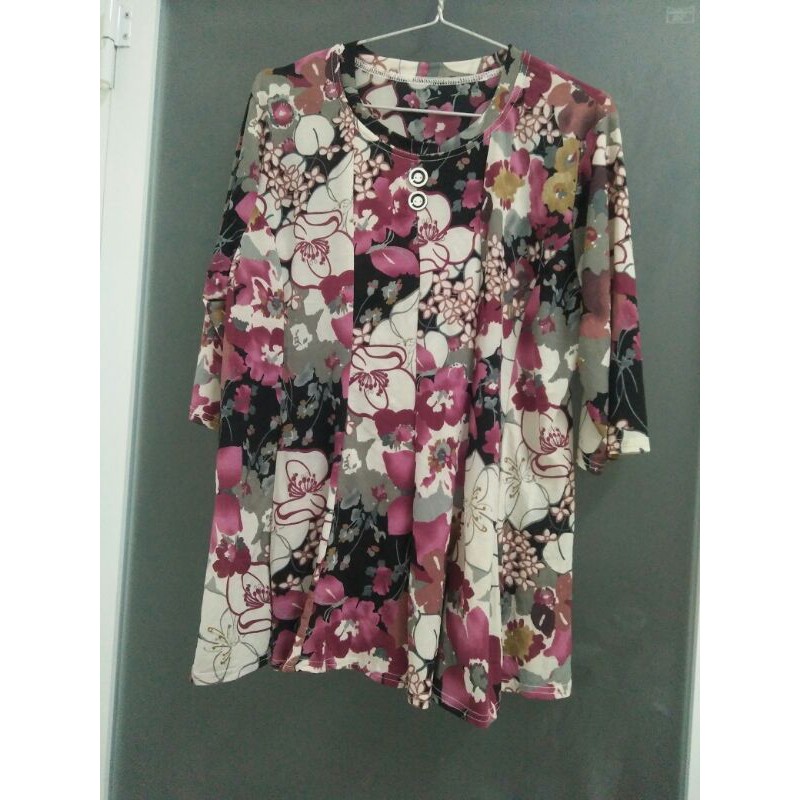 M10. Áo kiểu chất thun size XL. Hàng thùng đã cũ