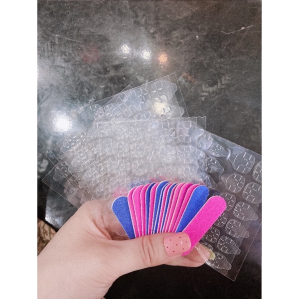 COMBO dũa kèm dán móng silicone vỉ 24 miếng