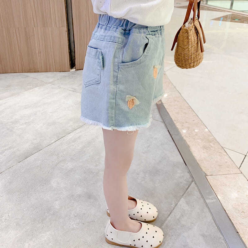 Quần Short Jeans Thêu Hoa Cho Bé Gái