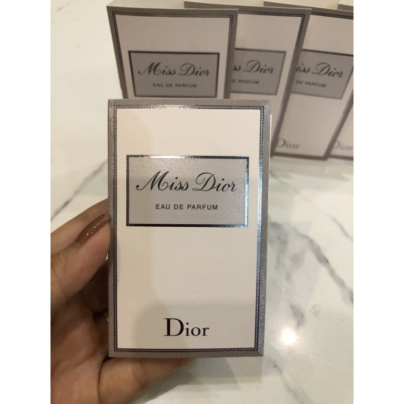 Nước hoa Miss Dior Eau de parfum dạng ống xịt
