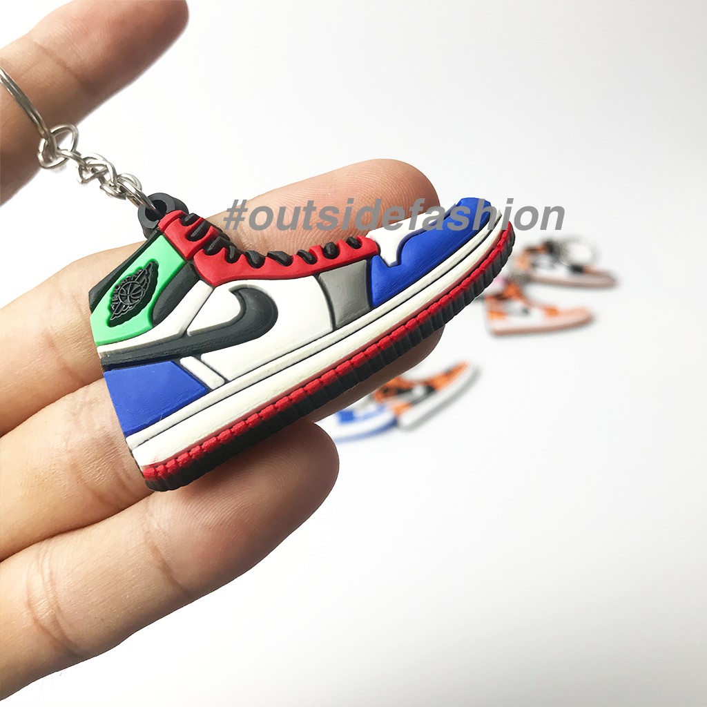 Móc khóa giày sneaker silicon, Móc chìa khóa xe hình sneaker thể thao mini cực chất nhiều màu OUTSIDESTREETWEAR