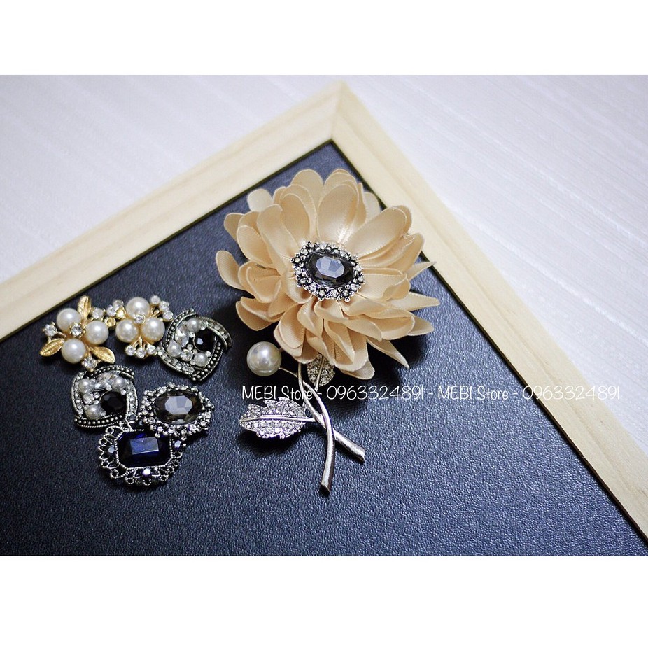 (Ảnh thật) Hoa cúc cài áo handmade cành lá gắn đá sang chảnh
