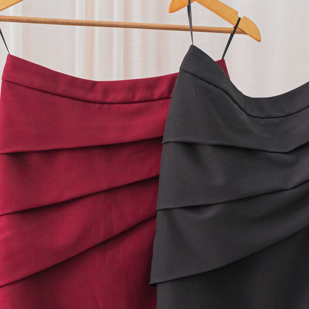 [Mã FASHIONMALLT4 giảm 15% đơn 150k] Chân váy công sở ADELA MODA xếp ly kết ngọc bên hông cực kỳ duyên dáng A10104 | BigBuy360 - bigbuy360.vn