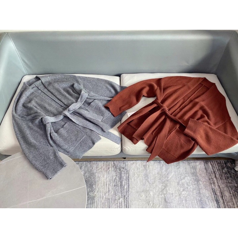 Áo len cashmere lười, dài giữa và túi lớn, sang chảnh mà dễ mặc. | BigBuy360 - bigbuy360.vn