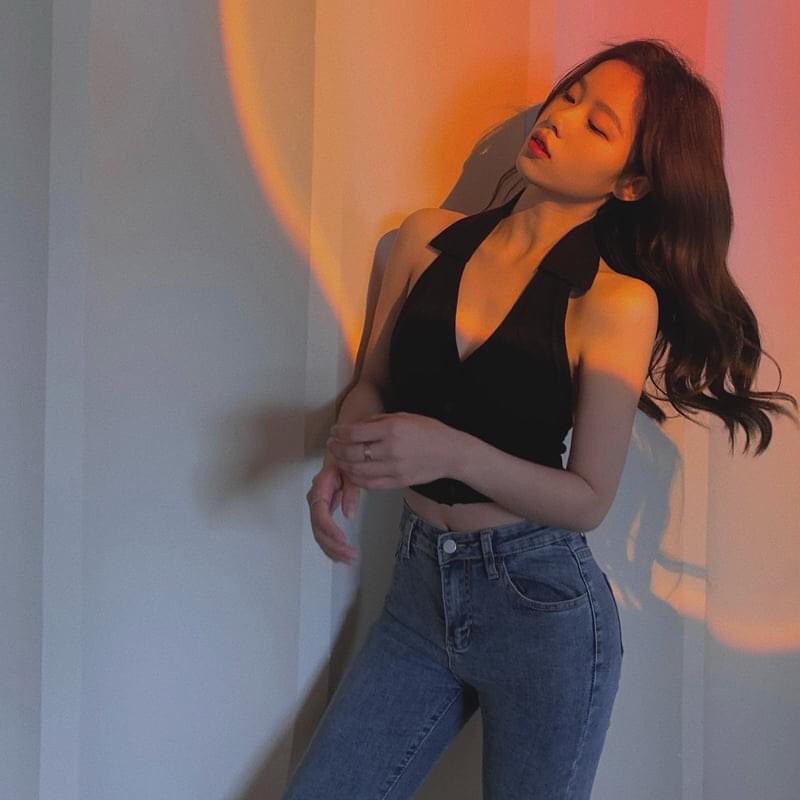Áo Croptop Cổ Chữ V Sát Nách Dáng Body Cúc Cài - Áo Tanktop Cổ Bẻ Polo Bozip 2 Màu Hot