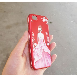 Ốp lưng cô gái đỏ đính đá iPhone 5/6s/6Plus/7Plus (Lưng hoa trắng)