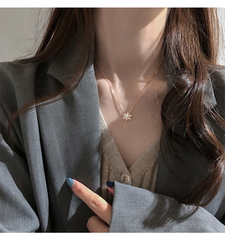 Dây Chuyền Mạ Bạc 925 Mặt Hình Hoa Tuyết Đính Đá Sang Trọng Thời Trang