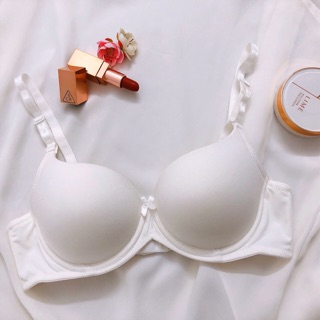 Áo ngực trơn mút vừa