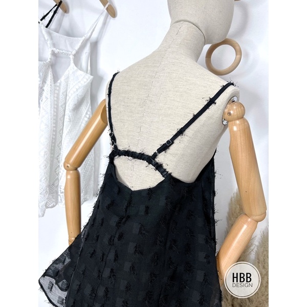 Váy yếm thiết kế độc lạ