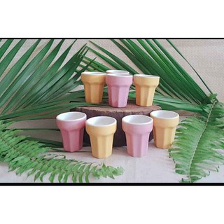 Ly sứ ăn trứng vịt lộn