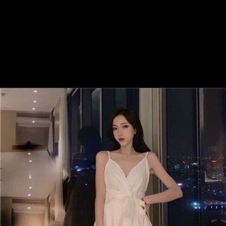 Váy xoè cổ v