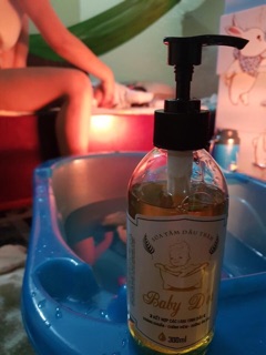 Sữa tắm dầu tràm cho bé