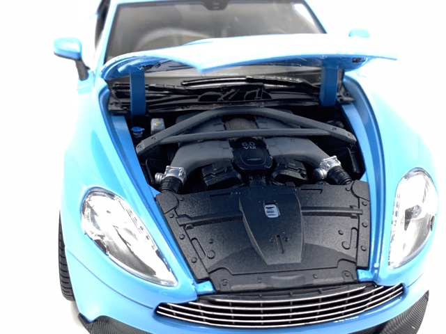 Xe Mô Hình Aston Martin Vanquish 1:24 Welly ( Xanh Dương )