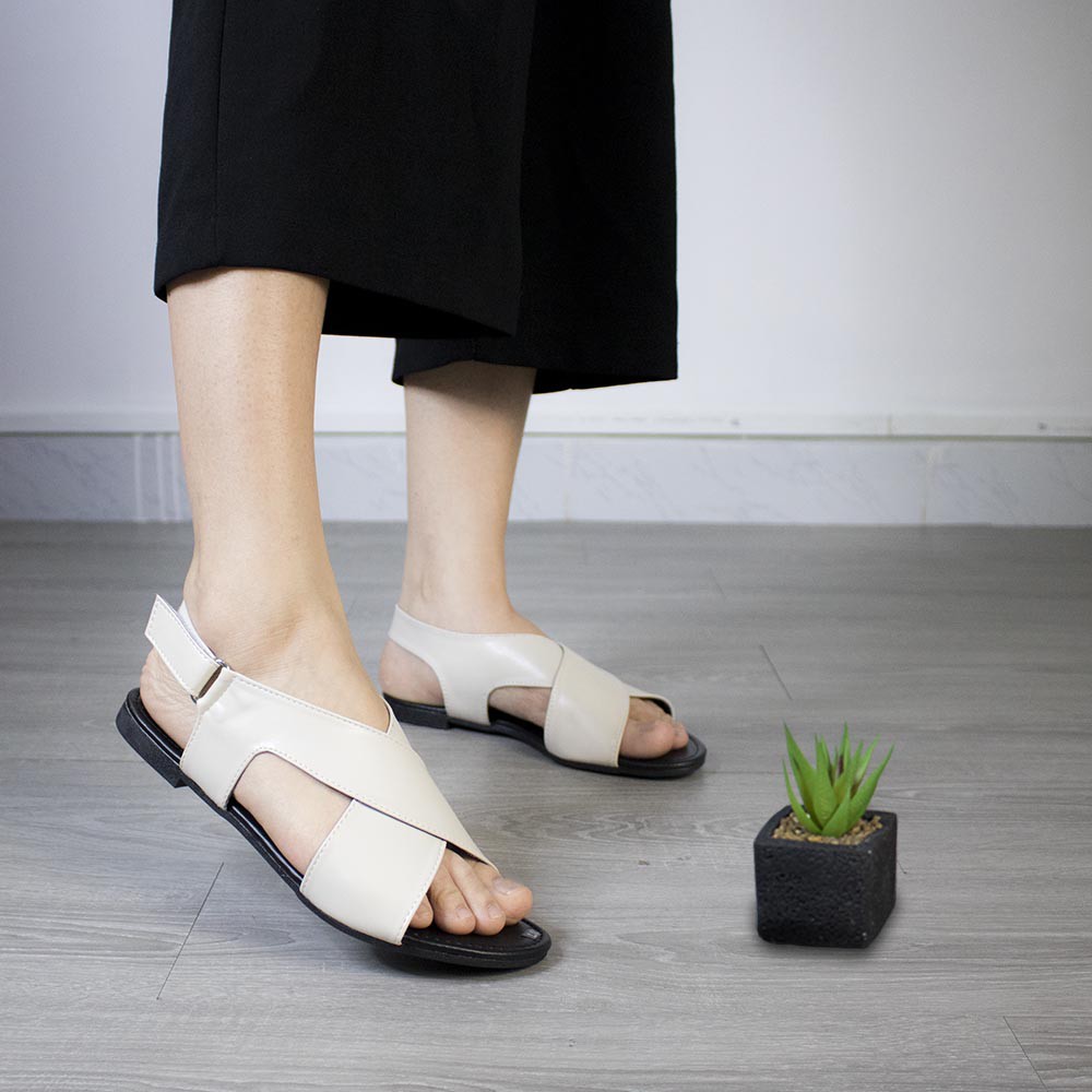 GIÀY SANDAL BỆT NỮ QUAI CHÉO SKY KEM YOMI THỜI TRANG SIÊU XINHDép xỏ ngón