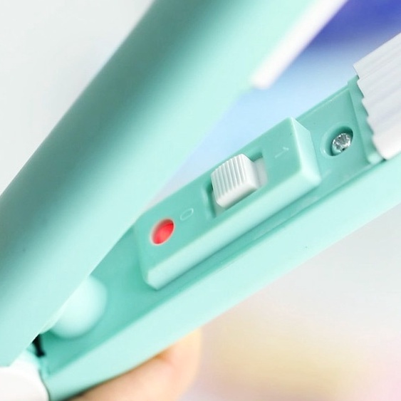 Máy ép, là, duỗi tóc Mini Make Time, máy dập xù tóc tiện lợi Thế Giới Khăn