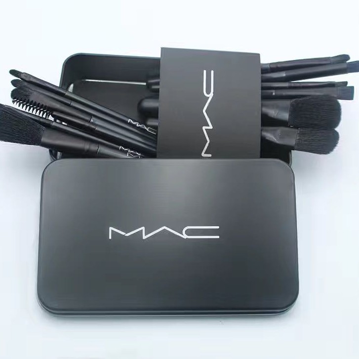 CỌ MAC HỘP ĐEN 12 CÂY  cực kỳ mềm mại, bám phấn giúp tán phấn đều và giảm thiểu chi phí mỹ phẩm của bạn