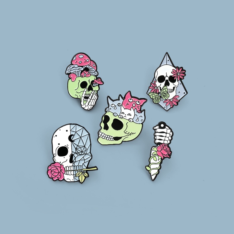 Ghim cài áo hình bộ xương/ nấm/ hoa hồng phong cách gothic độc đáo cho nam nữ