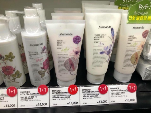 Sữa rửa mặt chiết xuất hoa sen Mamonde 50ml