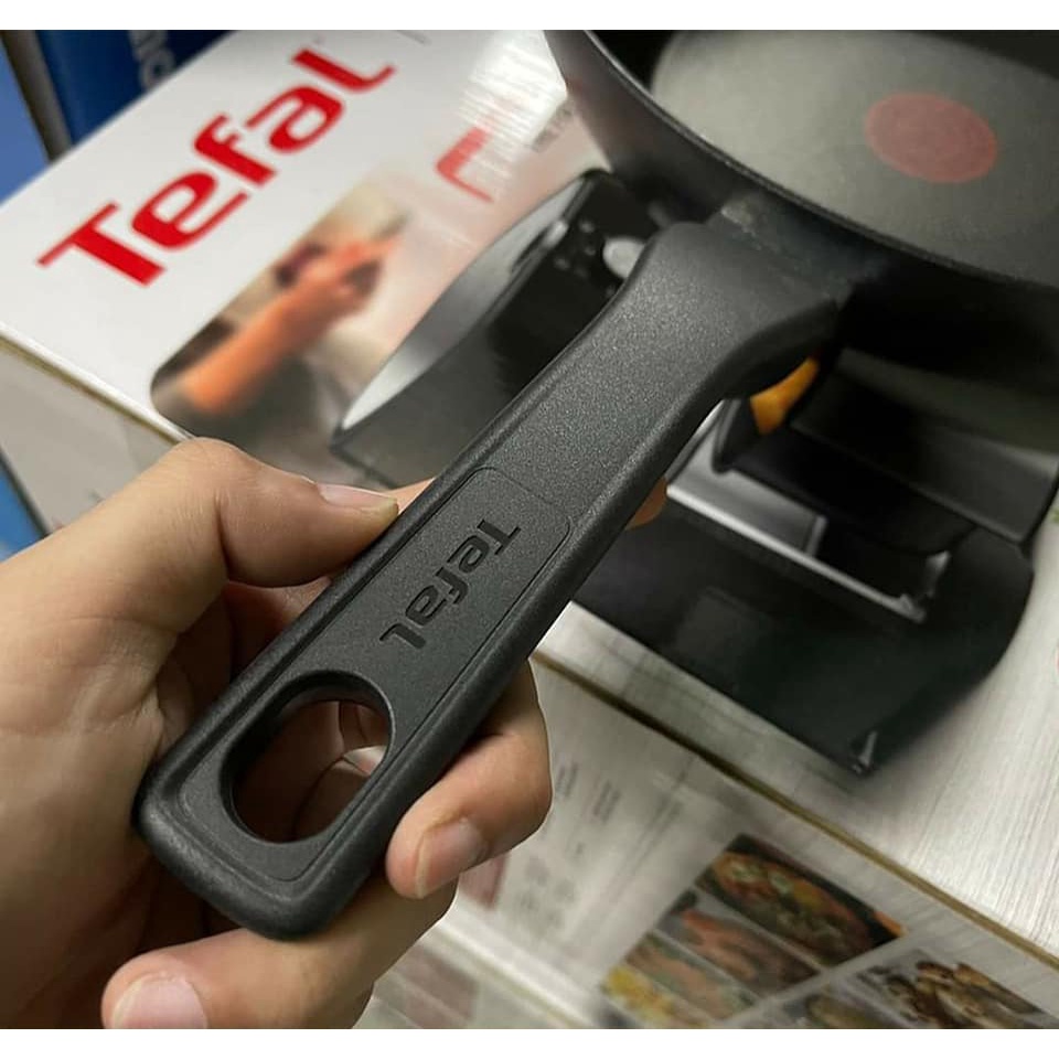Chảo sâu lòng Tefal HARD TITANIUM PRO Made in France