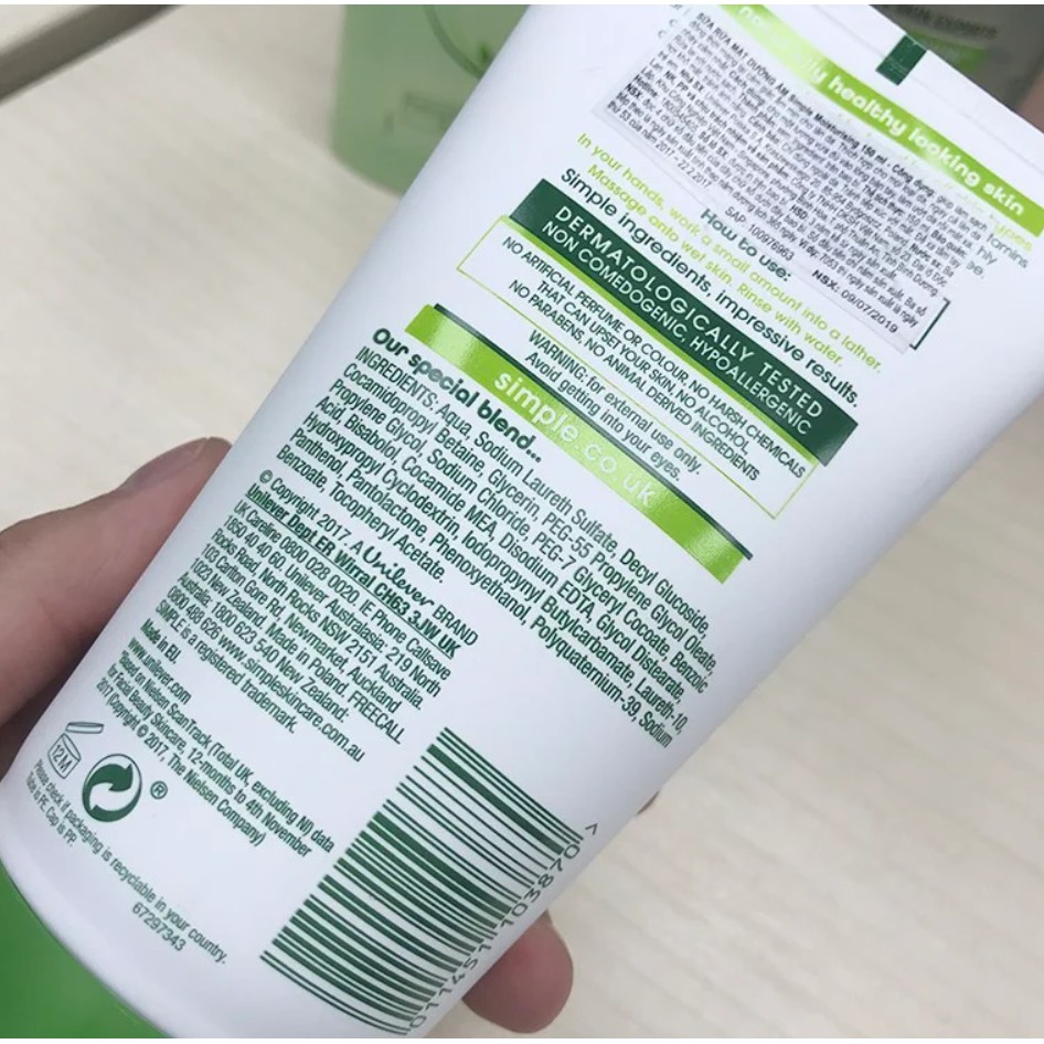 Sữa Rửa Mặt Dưỡng Ẩm Cho Da Simple Kind To Skin Moisturising Facial Wash 150ml | BigBuy360 - bigbuy360.vn